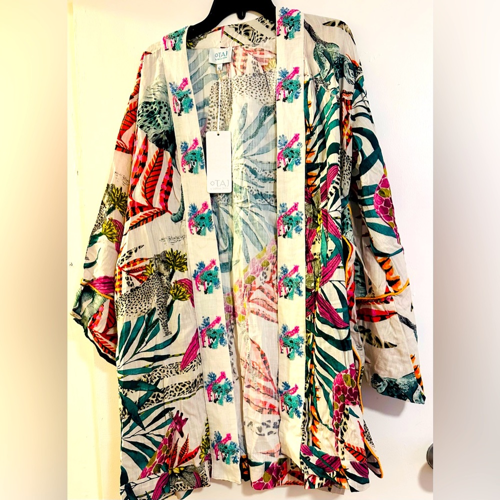 NWT TAJ sequined embroidered Kimono robe. XL Gorgeous Reg 400.00. Looks rich !